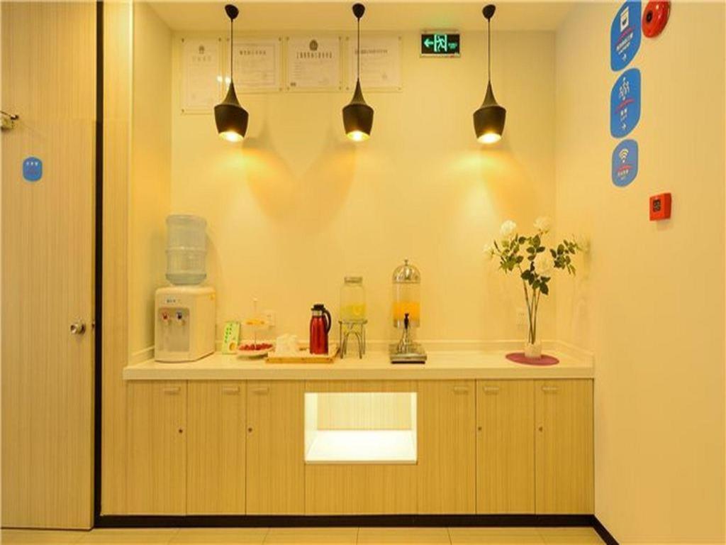 Hanting Hotel Shanghai Babaiban Pudian Road Subway Station Exteriör bild