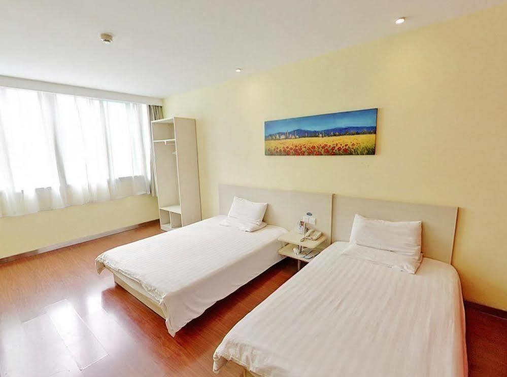 Hanting Hotel Shanghai Babaiban Pudian Road Subway Station Exteriör bild
